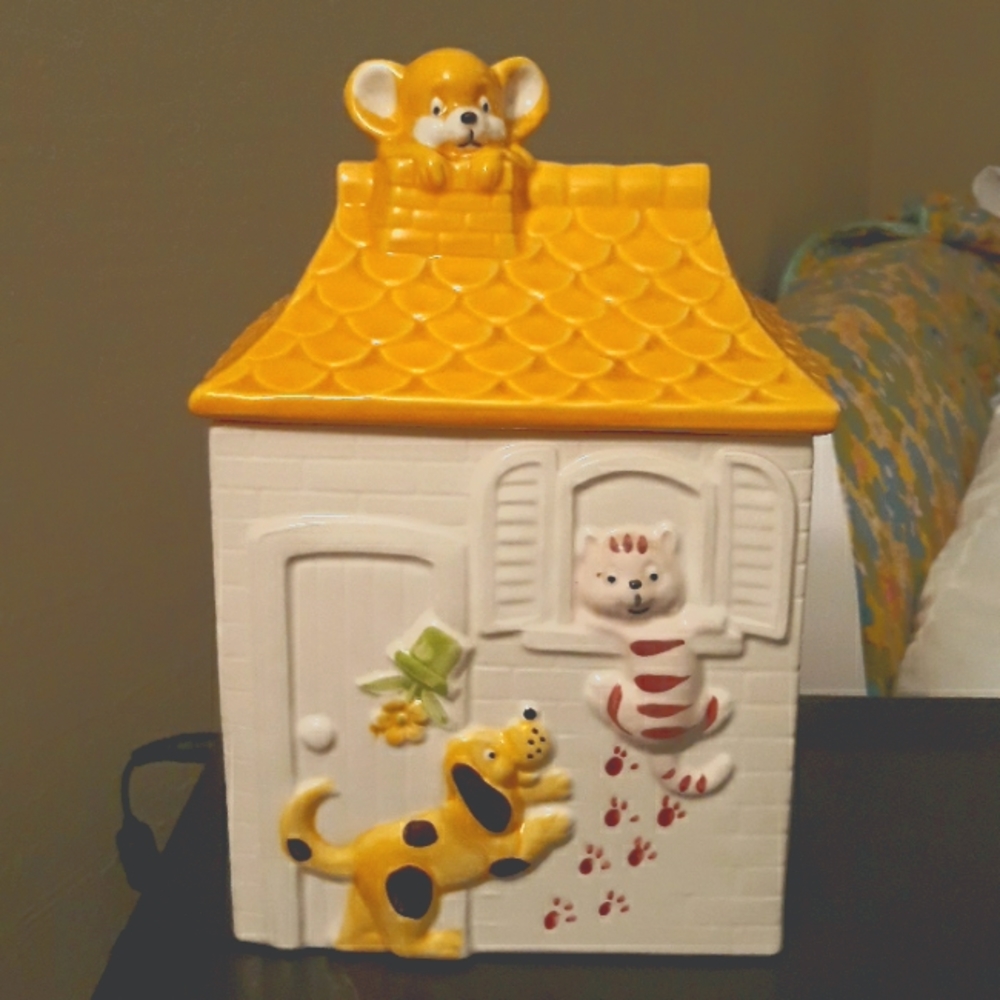 Vintage Cookie Jar/Doggie Treat Jar.